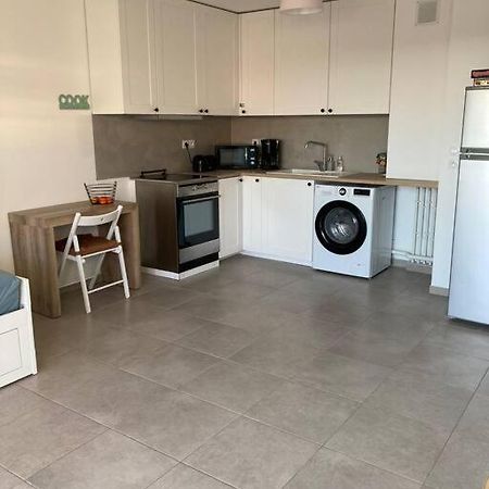 Appartement RDC avec parking privé La Fare-les-Oliviers Extérieur photo