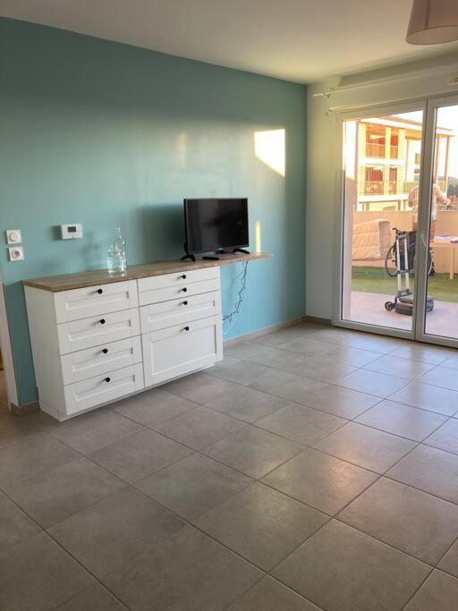 Appartement RDC avec parking privé La Fare-les-Oliviers Extérieur photo